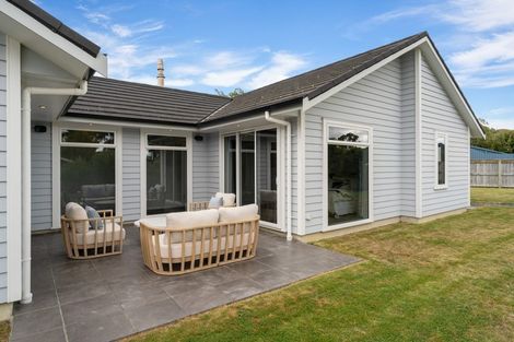 Photo of property in 46 Resolution Drive, Whitby, Porirua, 5024