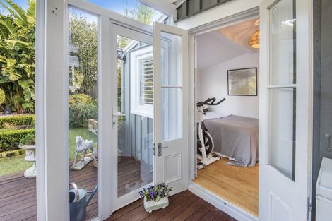 Photo of property in 6 Kapai Road, Devonport, Auckland, 0624