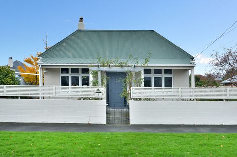 Photo of property in 3 West Avenue, Saint Clair, Dunedin, 9012