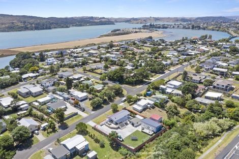 Photo of property in 30 Uenuku Avenue, Raglan, 3225