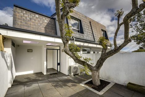 Photo of property in 138c Charles Street, Westshore, Napier, 4110