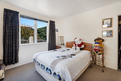 Photo of property in 34 Takapuwahia Drive, Takapuwahia, Porirua, 5022