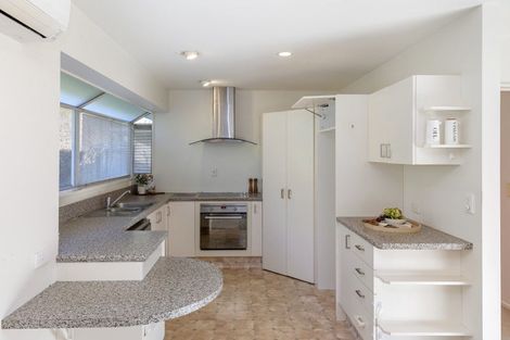 Photo of property in 23 Basil Place, Mount Pleasant, Christchurch, 8081