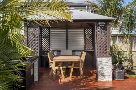 Photo of property in 2/38 Blacklock Avenue, Henderson, Auckland, 0612