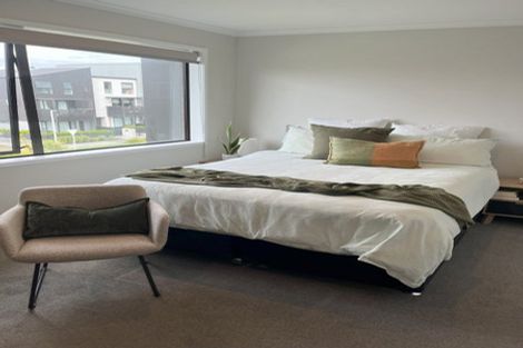 Photo of property in 32 Hobsonville Point Road, Hobsonville, Auckland, 0616