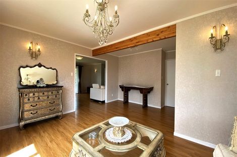 Photo of property in 16 Cherub Place, West Harbour, Auckland, 0618