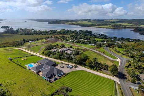 Photo of property in 77 Skudders Beach Road, Kerikeri, 0294