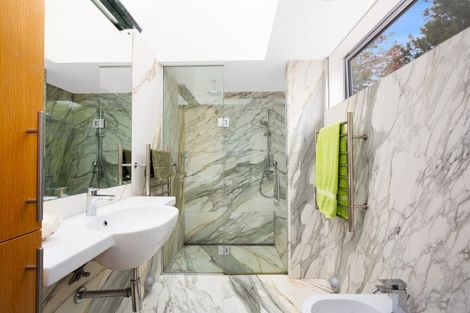 Photo of property in 82 Blue Mountains Road, Pinehaven, Upper Hutt, 5019