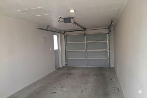 Photo of property in 87 Armoy Drive, East Tamaki, Auckland, 2016