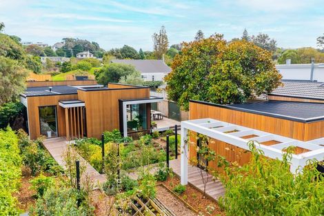 Photo of property in 76 Tennis Court Road, Raumati South, Paraparaumu, 5032