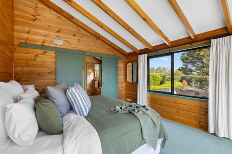 Photo of property in 70 Ngarewa Drive, Mahurangi West, Warkworth, 0983