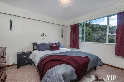 Photo of property in 48 Edgecombe Street, Newlands, Wellington, 6037