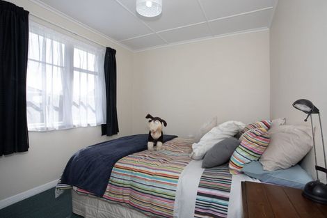 Photo of property in 25 Ngahina Street, Marton, 4710