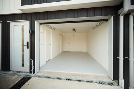 Photo of property in 28 Te Puketoka Lane, Mangere, Auckland, 2022