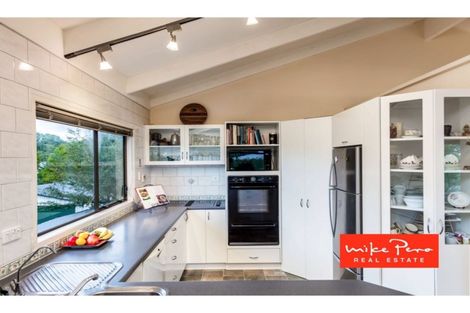 Photo of property in 7 Pokapu Street, Titirangi, Auckland, 0600