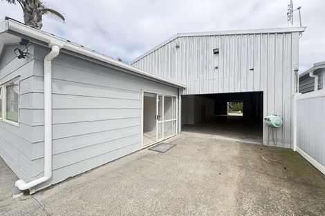 Photo of property in 154 Boord Crescent, Kumeu, 0891