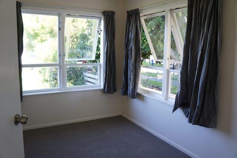 Photo of property in 24 Waipani Road, Te Atatu Peninsula, Auckland, 0610