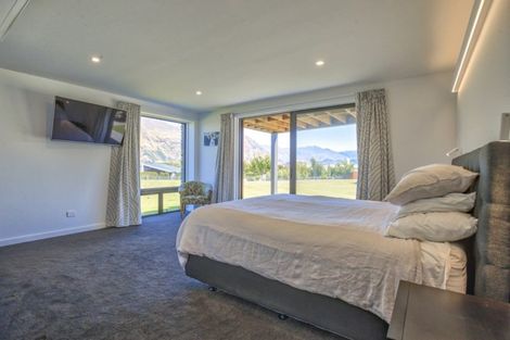 Photo of property in 314 Beacon Point Road, Wanaka, 9305