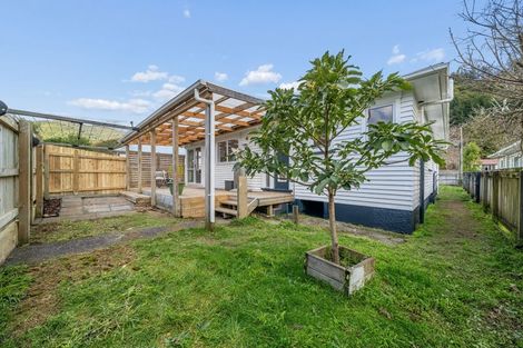 Photo of property in 95 Hine Road, Wainuiomata, Lower Hutt, 5014