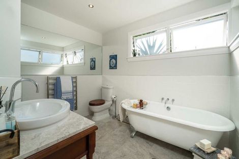 Photo of property in 1/41 Seaview Avenue, Northcote, Auckland, 0627