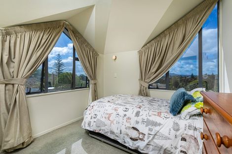 Photo of property in 2/35 Channel View Road, Campbells Bay, Auckland, 0630