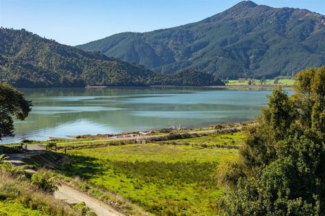 Photo of property in Queen Charlotte Drive, Linkwater, 7281