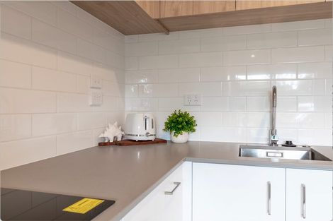 Photo of property in 4 Tuputupu Drive, Kumeu, 0810