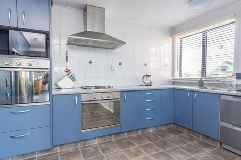 Photo of property in 20 Barrys Road, Glendene, Auckland, 0602