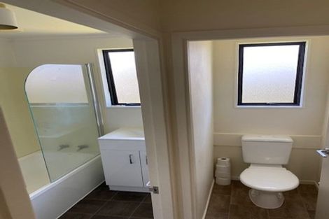 Photo of property in 1/98 Titirangi Road, New Lynn, Auckland, 0600