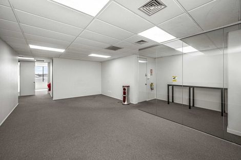 Photo of property in 101 Station Road, Kumeu, 0891