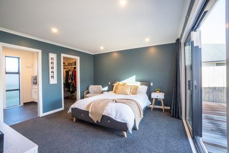 Photo of property in 3 Stratford Court, Fitzherbert, Palmerston North, 4410