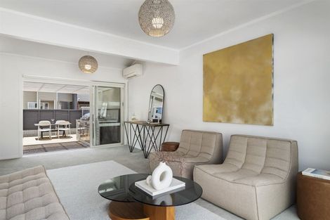 Photo of property in 2/26 Manly Esplanade, Browns Bay, Auckland, 0630