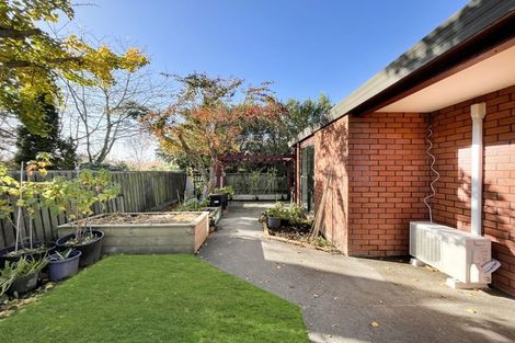 Photo of property in 2/53 Mcfaddens Road, St Albans, Christchurch, 8052
