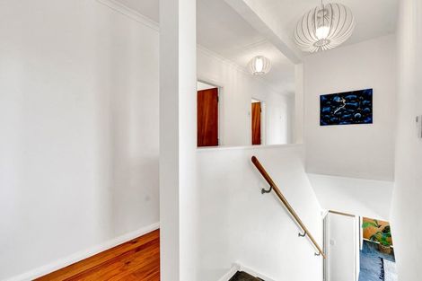 Photo of property in 1 Fairfax Terrace, Frankleigh Park, New Plymouth, 4310