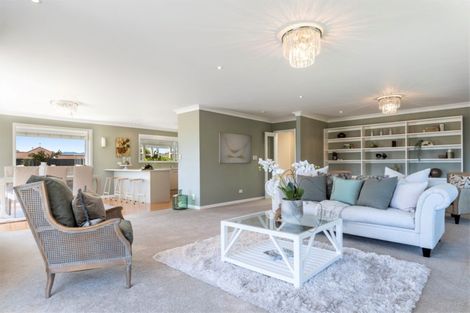 Photo of property in 37 Glenmonarch Place, Pyes Pa, Tauranga, 3112