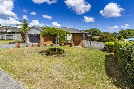 Photo of property in 5 Sunvista Avenue, Oteha, Auckland, 0632