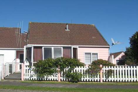 Photo of property in 3 Waimarie Park, Levin, 5510