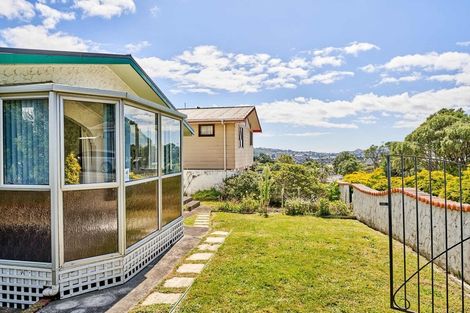 Photo of property in 5 Apple Terrace, Ranui, Porirua, 5024