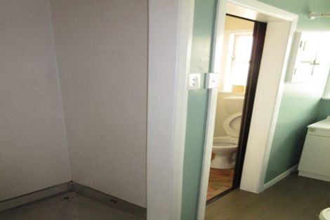 Photo of property in 102 Helston Road, Paparangi, Wellington, 6037