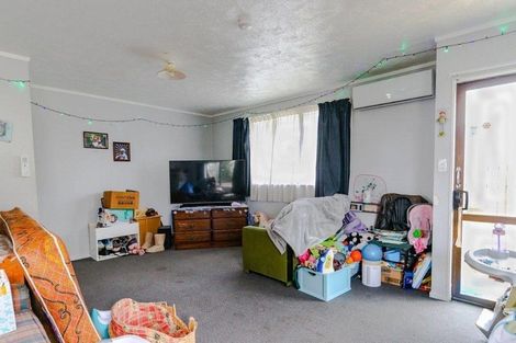 Photo of property in 6 Karyn Street, Castlecliff, Whanganui, 4501