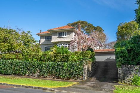 Photo of property in 1 Maungakiekie Avenue, Greenlane, Auckland, 1051