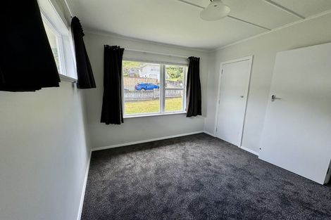 Photo of property in 5 Reid Road, Wainuiomata, Lower Hutt, 5014