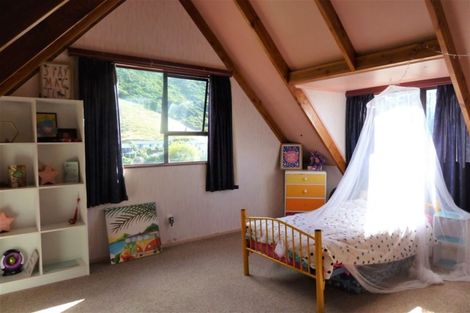 Photo of property in 9a Dorset Street, Picton, 7220