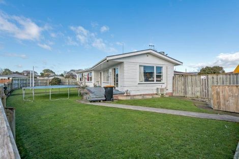 Photo of property in 46 Sutherland Crescent, Westbrook, Palmerston North, 4412