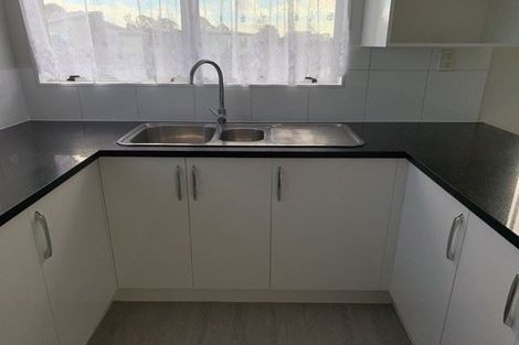 Photo of property in 13 Funnell Place, Manurewa, Auckland, 2102