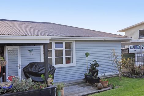 Photo of property in 38 Bickerstaffe Road, Maungaturoto, 0520