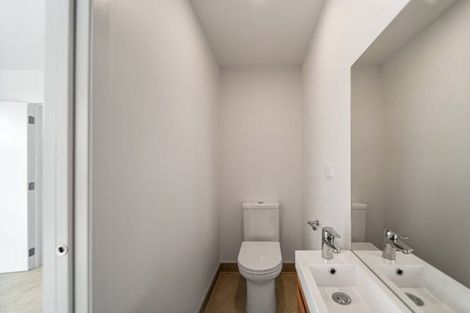 Photo of property in 8/39 Pakuranga Road, Pakuranga, Auckland, 2010