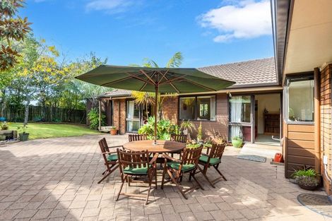 Photo of property in 1 Crestview Place, Browns Bay, Auckland, 0630