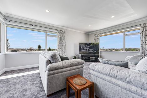 Photo of property in 21 Highgrove Drive, Grandview Heights, Hamilton, 3200