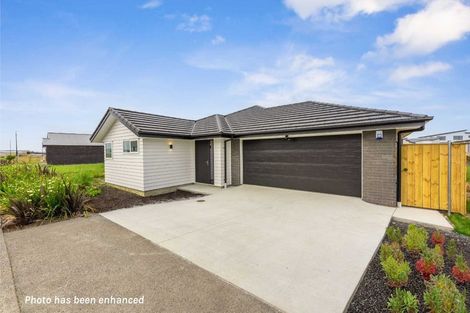 Photo of property in 19 Uatoto Road, Clarks Beach, 2122